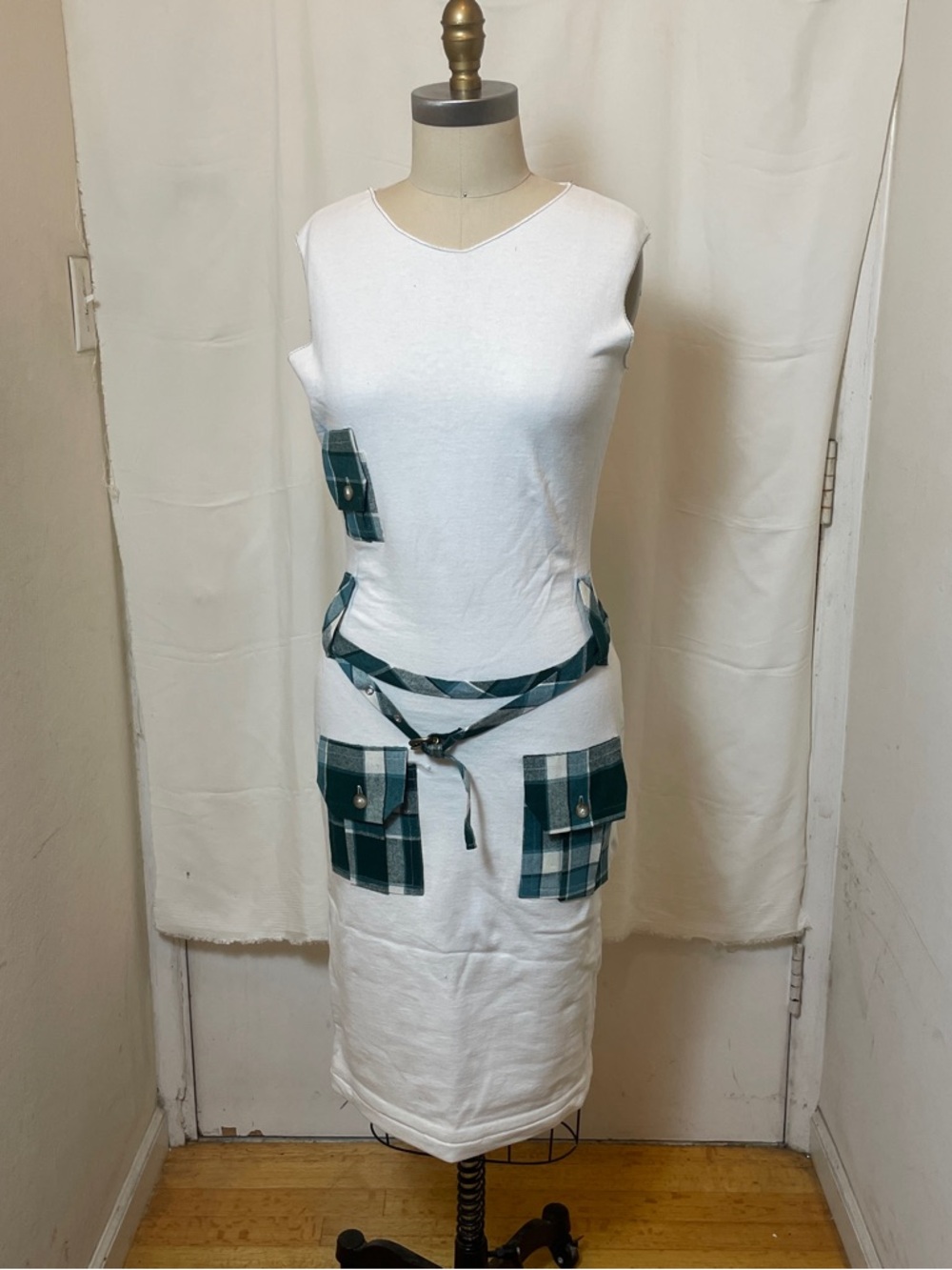 White Bodycon Hand Crafted White Midi Dress with Green Plaid Pocket Details